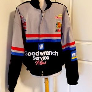 Dale Earnhardt’s signature Men’s Jacket. Size Lg.